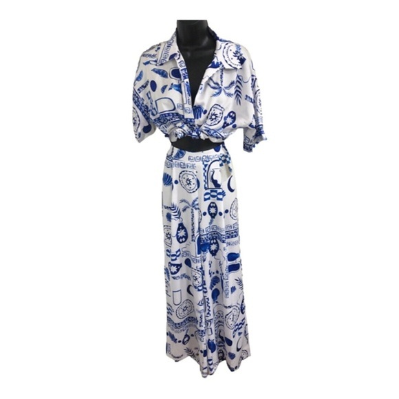 Pants - Blue white satin effect multi print‎ buttoned down shirt & pants 2pc set size  M